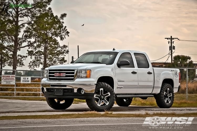 2015 GMC Sierra 2500HD with Remington High-Country wheels