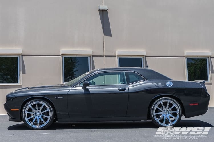2015 Dodge Challenger with Gianelle Cuba-10 wheels