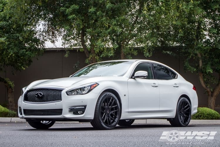 2015 Infiniti Q70 with Giovanna Shaki wheels