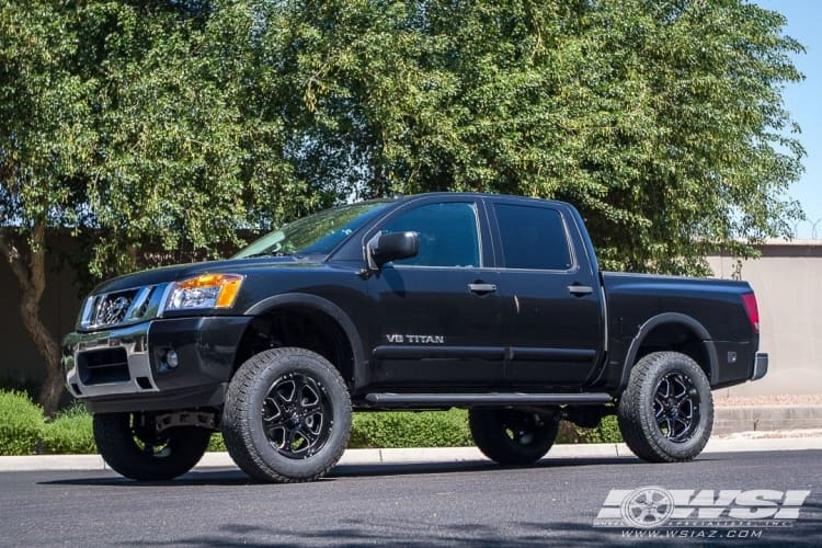 2015 Nissan Titan with Hostile Havoc-6 wheels