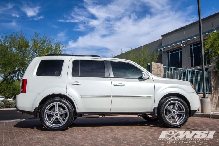 2015 Honda Pilot with Gianelle Lucca wheels