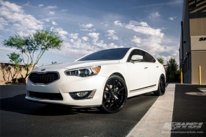 2014 Kia Cadenza with Gianelle Davalu wheels