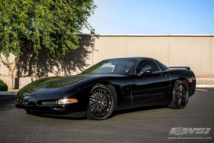2004 Chevrolet Corvette with Cray Hawk wheels