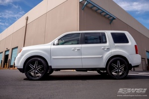 2014 Honda Pilot with MKW M106 wheels
