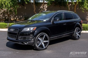 2014 Audi Q7 with Vossen CV3 wheels