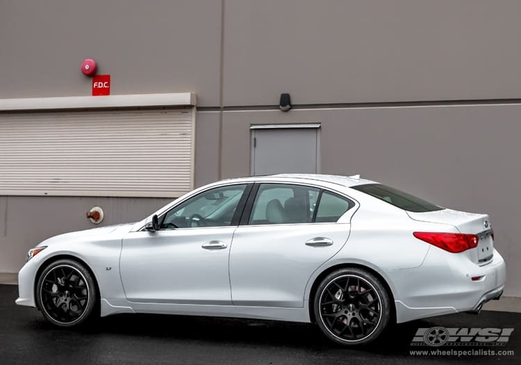2014 Infiniti Q50 with Gianelle Puerto wheels