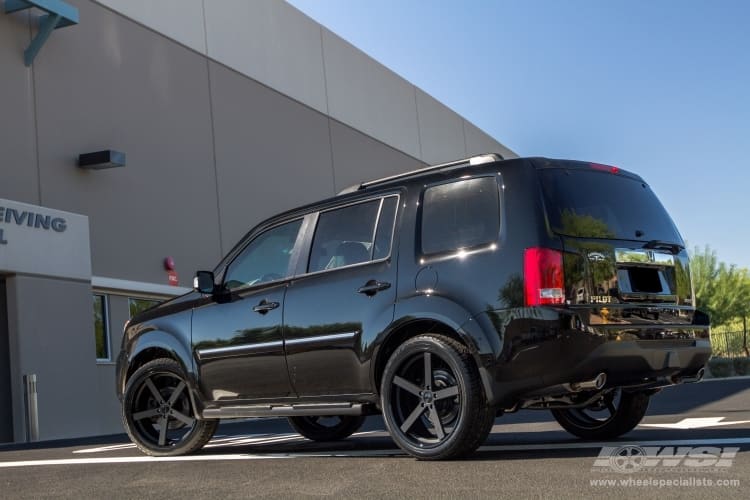 2013 Honda Pilot with Giovanna Mecca wheels