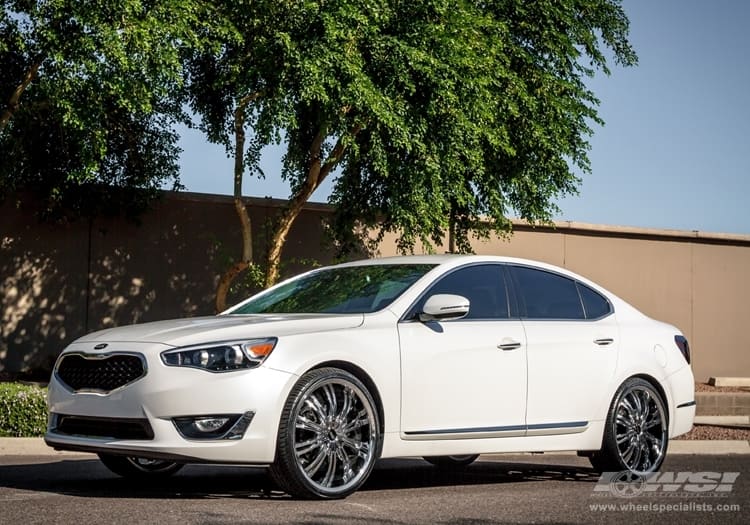 2014 Kia Cadenza with MKW Avenue A601 wheels