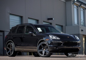 2013 Porsche Cayenne with Giovanna Dramadio-RL wheels