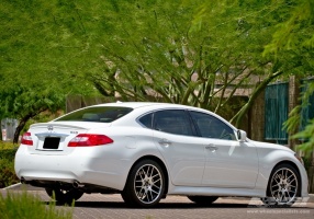 2013 Infiniti G37 with Giovanna Yerevan wheels