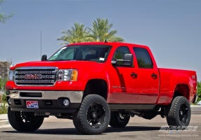 2013 GMC Sierra 2500HD with Hostile Havoc-8 wheels