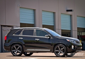 2013 Kia Sorento with Vossen CV3-R wheels