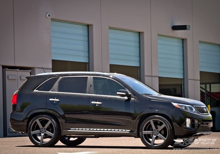 2013 Kia Sorento with Vossen CV3-R wheels