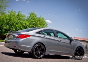 2013 Hyundai Sonata with Koko Kuture Sardinia-5 wheels