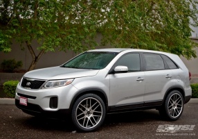 2014 Kia Sorento with Giovanna Yerevan wheels