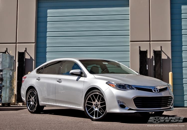 2013 Toyota Avalon with Giovanna Yerevan wheels