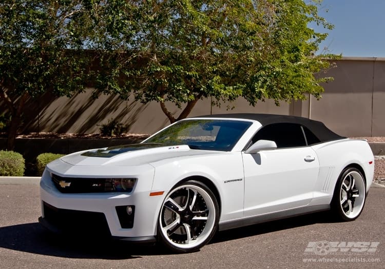 2013 Chevrolet Camaro with Savini SV-32 wheels
