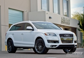 2012 Audi Q7 with Savini Cast BM-4 wheels