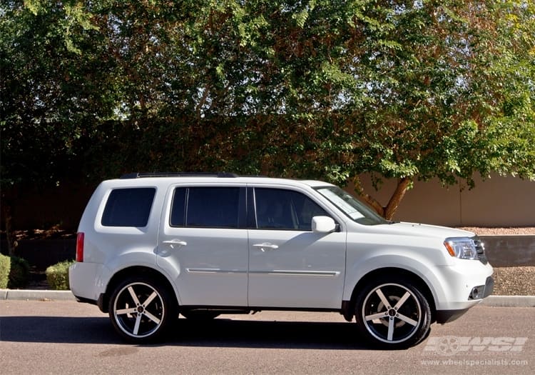 2012 Honda Pilot with Giovanna Mecca wheels