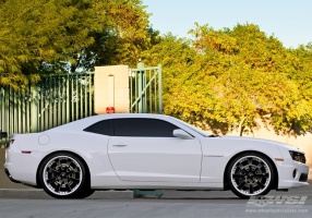 2013 Chevrolet Camaro with Savini SV-28S wheels