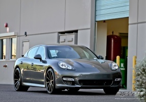 2013 Porsche Panamera with GFG Sunset wheels