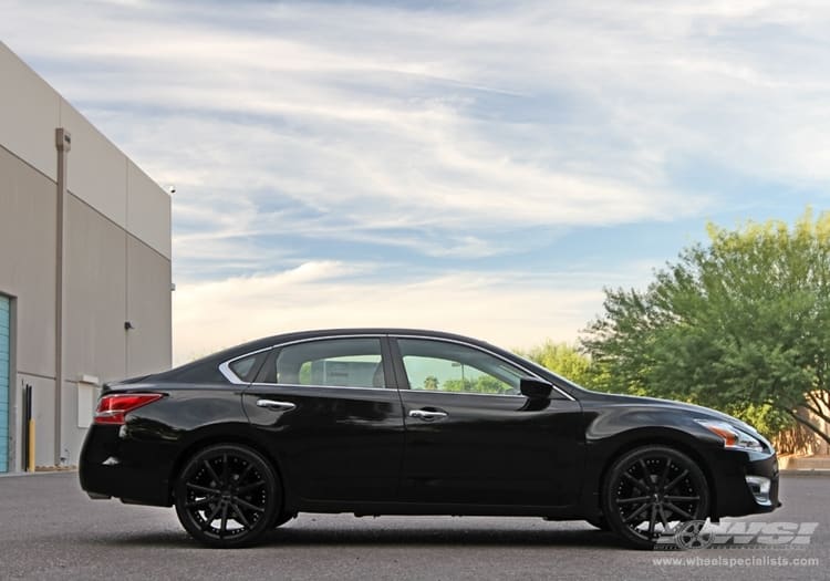 2013 Nissan Altima with Gianelle Spidero-5 wheels
