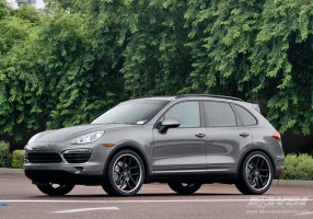 2012 Porsche Cayenne with Giovanna Monza wheels