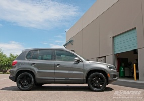 2012 Volkswagen Tiguan with Giovanna Marbella wheels