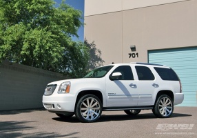 2010 GMC Yukon with Gianelle Santo-2SS wheels