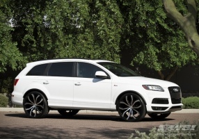 2012 Audi Q7 with Lexani Lust wheels