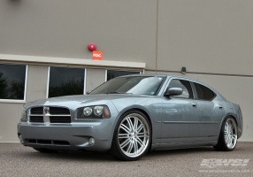 2009 Dodge Charger with Vossen VVS-082 wheels