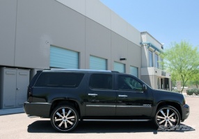 2010 GMC Yukon with Savini Cast BM-5 wheels