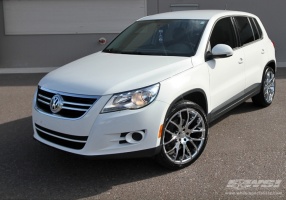 2012 Volkswagen Tiguan with Giovanna Kilis wheels