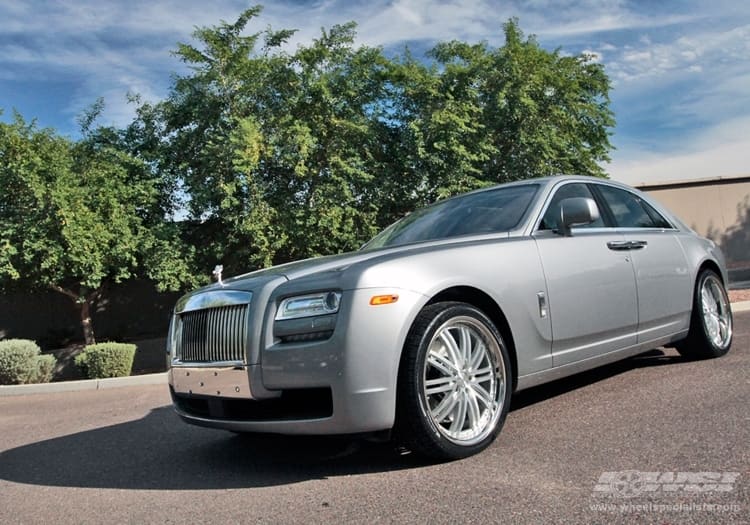 2011 Rolls-Royce Ghost with Vossen VVS-082 wheels
