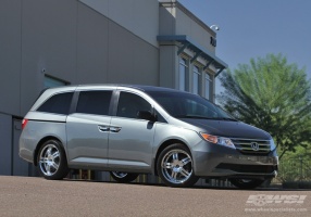 2011 Honda Odyssey with MKW M105 wheels