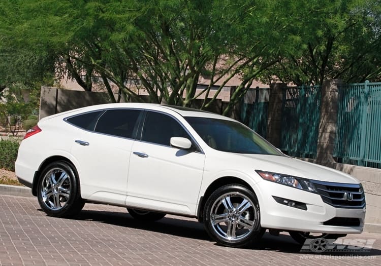 2011 Honda Accord Crosstour with Enkei AKP wheels
