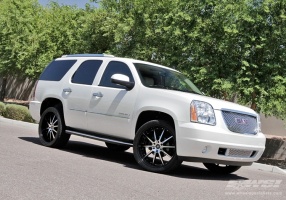 2010 GMC Yukon with Koko Kuture Pull wheels
