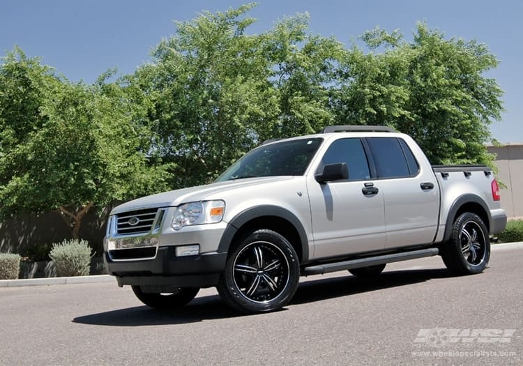 2008 Ford Explorer with MKW M105 wheels