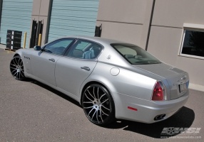 2009 Maserati Quattroporte with Giovanna Kilis wheels