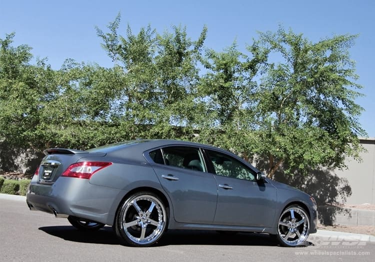 2010 Nissan Maxima with Giovanna Gianelle Spezia-5 wheels