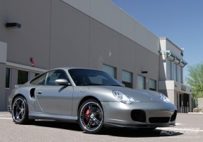 2004 Porsche 911 with Duior DF-317 wheels