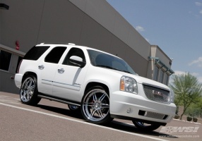 2009 GMC Yukon with Giovanna Calisix wheels