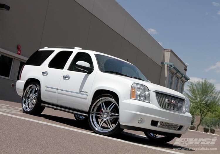 2009 GMC Yukon with Giovanna Calisix wheels