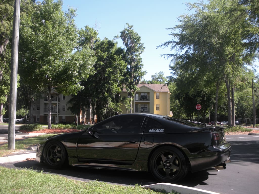 1990 Nissan 300ZX 2-seat with 17x9.5 desmond regamaster wheels