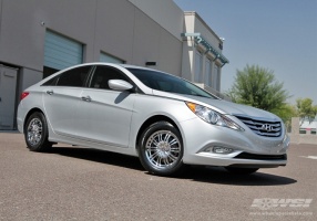 2010 Hyundai Sonata with MKW Avenue A601 wheels