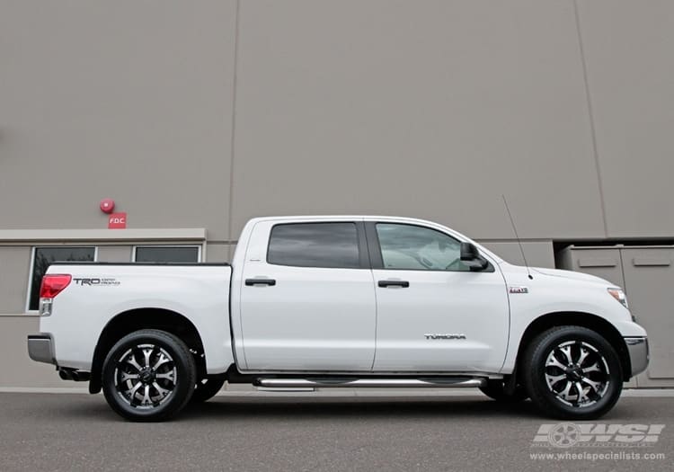 2010 Toyota Tundra with MKW M85 wheels