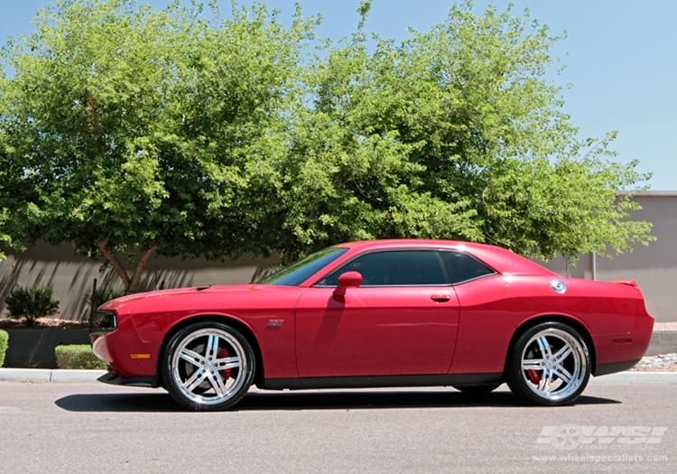 2010 Dodge Challenger with Vossen VVS-078 wheels