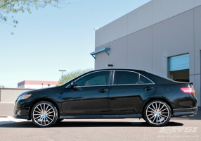2010 Toyota Camry with Giovanna Martuni wheels