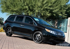 2011 Honda Odyssey with MKW M105 wheels