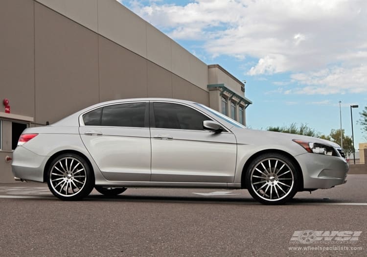 2010 Honda Accord with Giovanna Martuni wheels